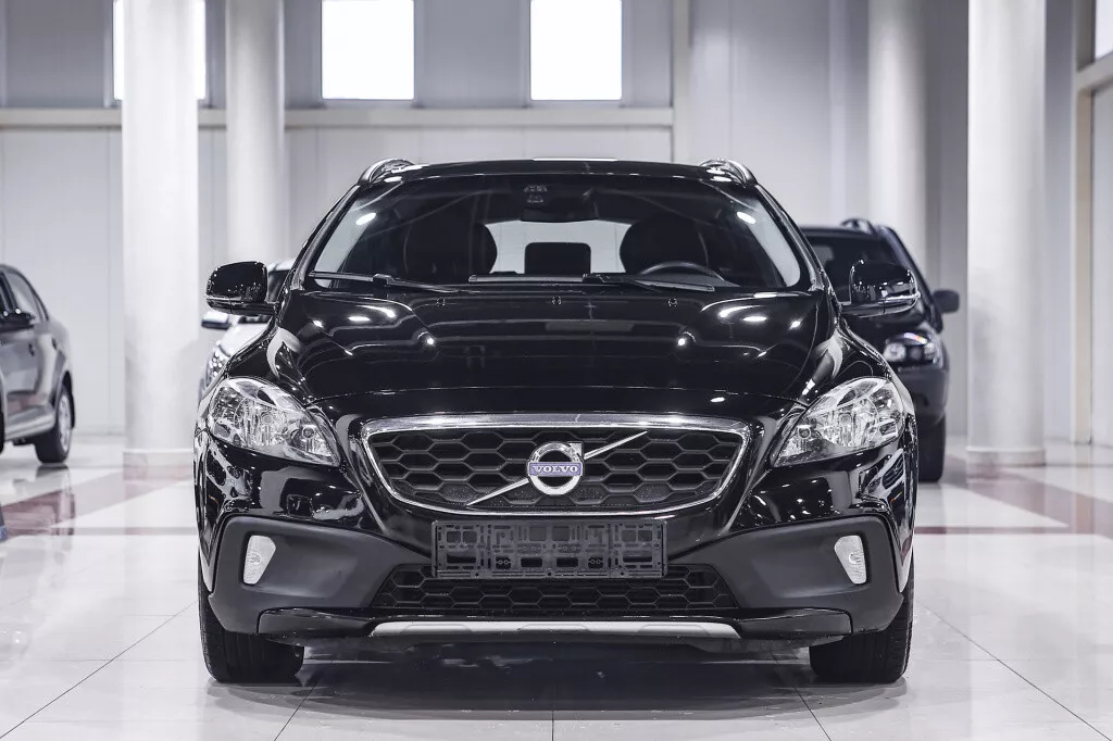 Купить Volvo v40 2015 с пробегом